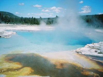 Transitioning From HPLC to UHPLC of Proteins